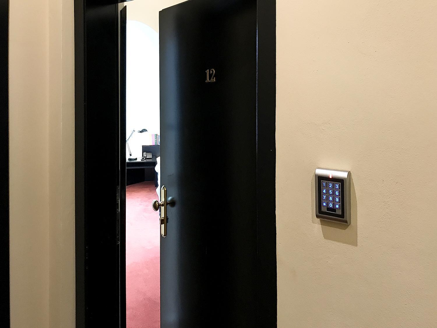 Light Rooms Prague Bilik gambar