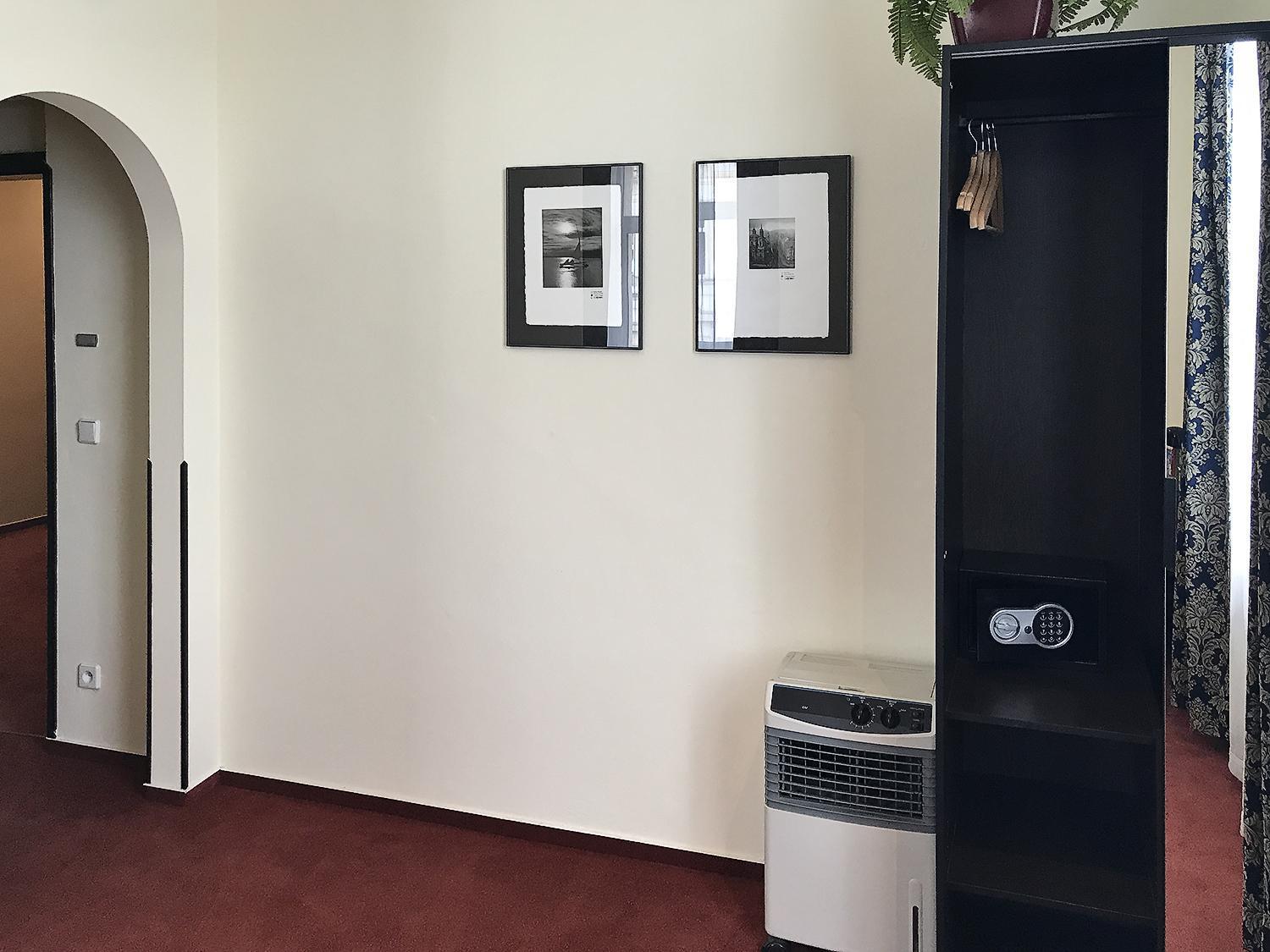 Light Rooms Prague Bilik gambar