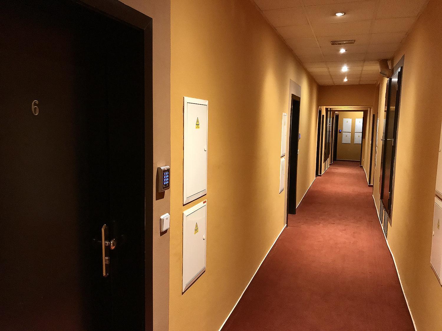 Light Rooms Prague Bilik gambar