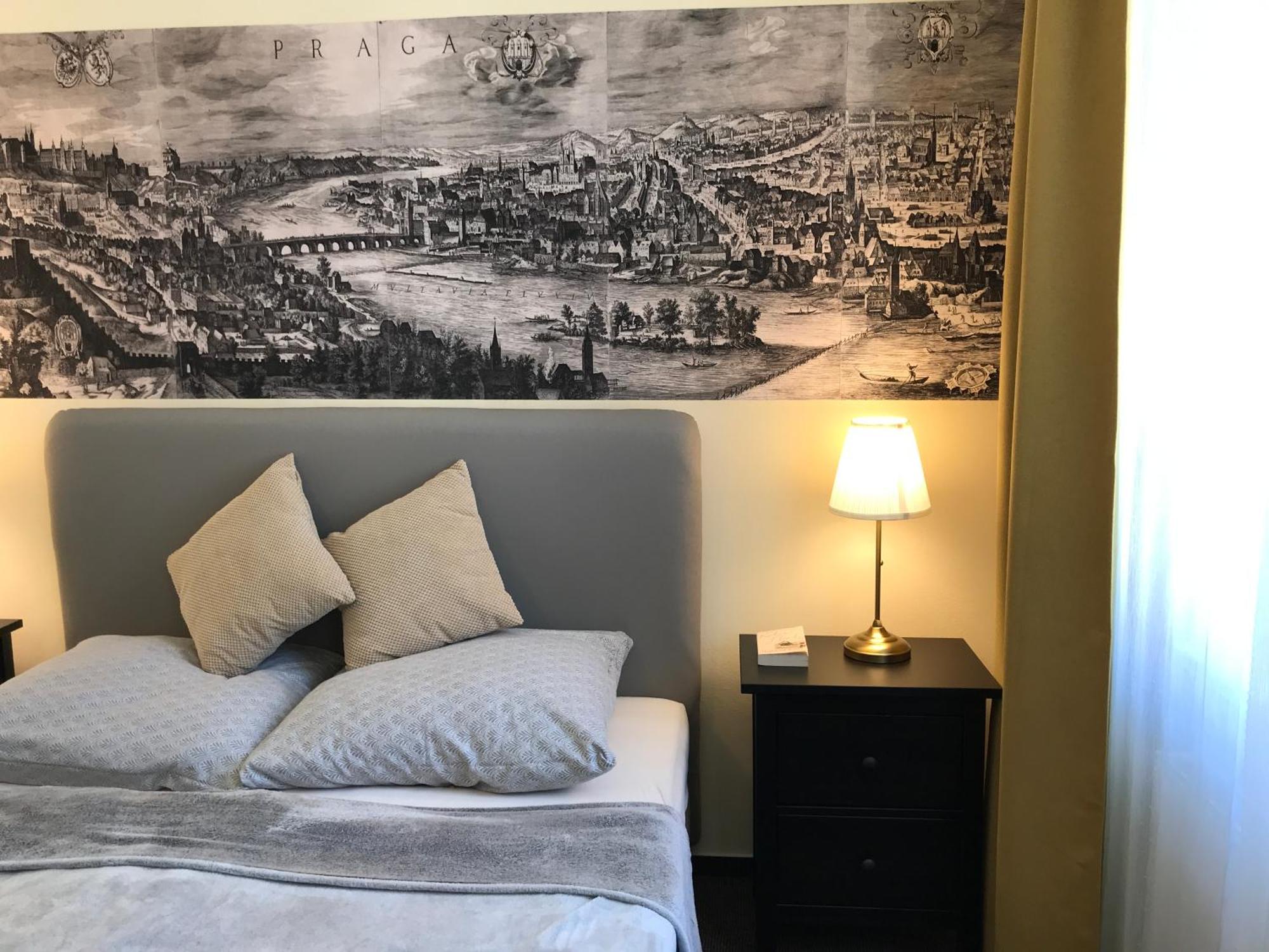 Light Rooms Prague Bilik gambar
